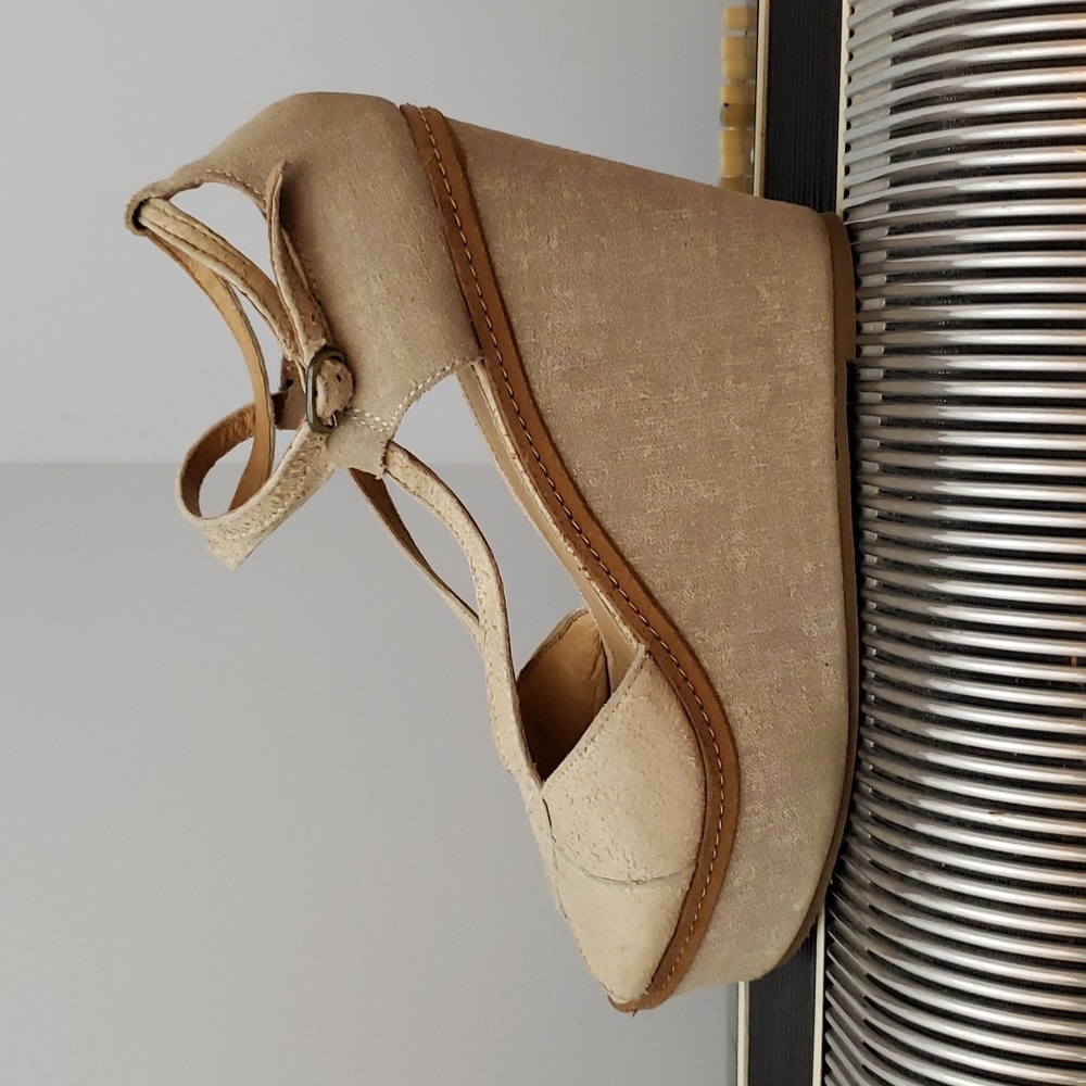 AWESOME SCHULER & SONS PHILADELPHIA TAN PEEP TOE WEDGE HEELS SIZE 9